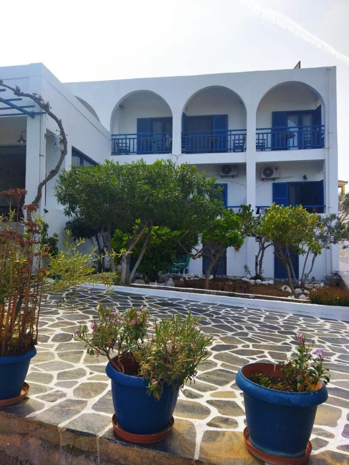 Hotel Flisvos Megalochori  Exterior photo
