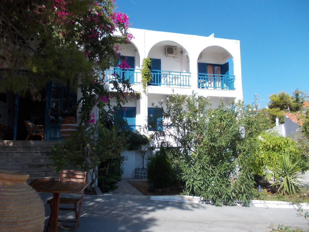 Hotel Flisvos Megalochori  Exterior photo